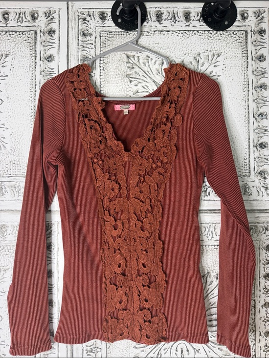 gimmicks by BKE Tops - Women's Long-Sleeve Crochet-Trim Ribbed Top - Rust